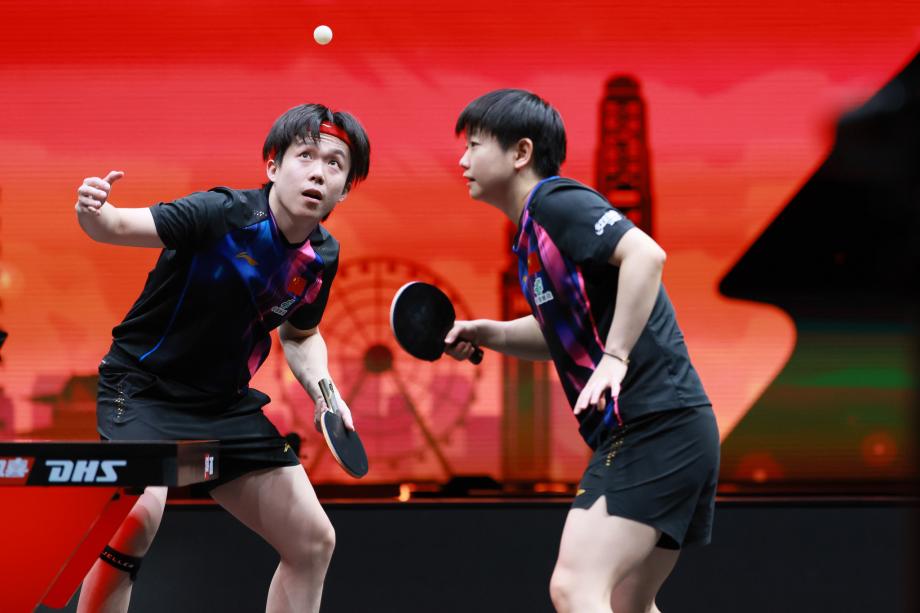 WTT总决赛 王楚钦/孙颖莎3-0林诗栋/蒯曼获两连胜